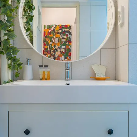 Apartment Center-cozy One Bedroom *