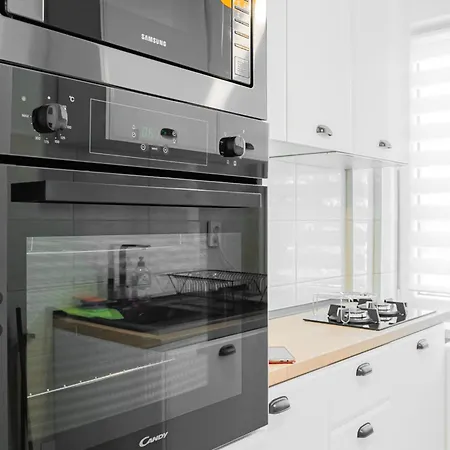 Center-cozy One Bedroom *