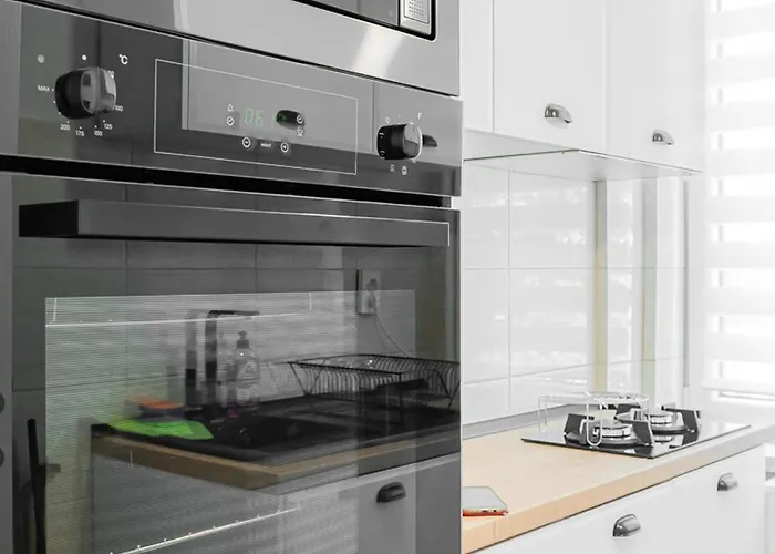 Center-cozy One Bedroom *